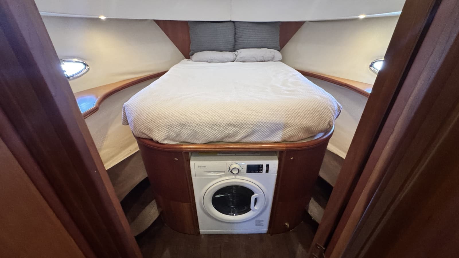 2003 Silverton 43 Motor Yacht - Photo 43