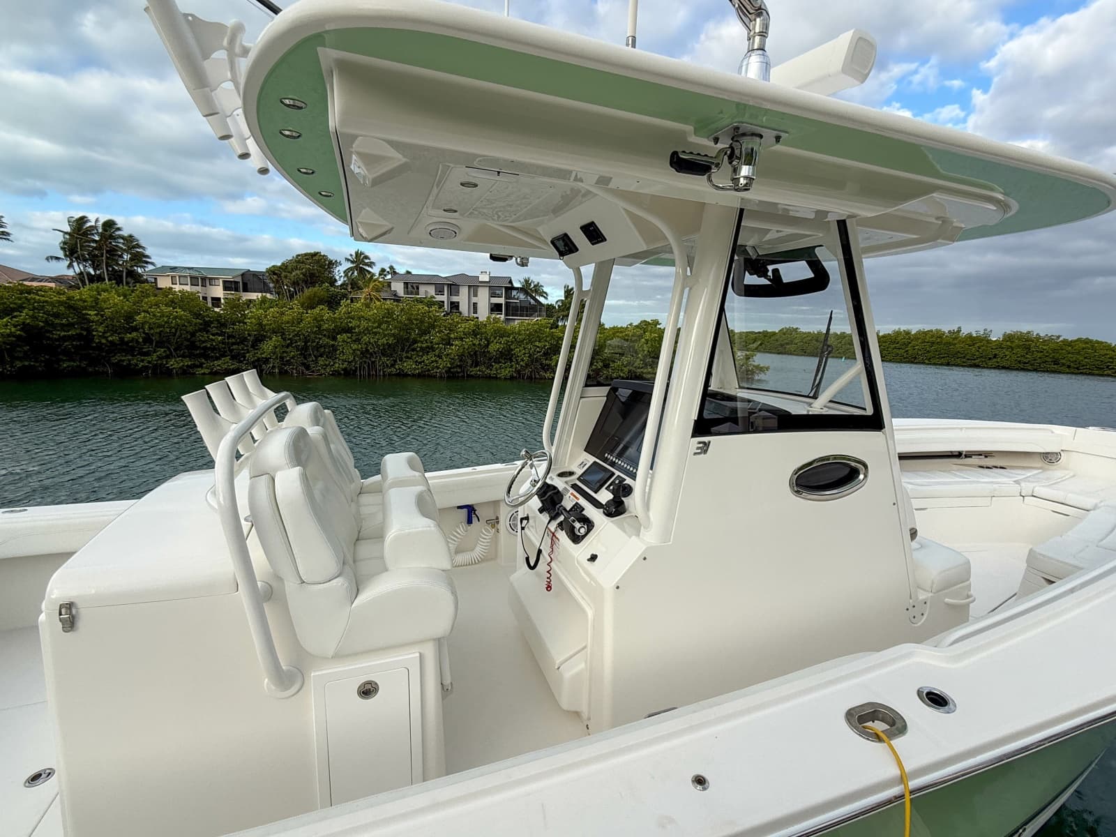 2020 Regulator 31 - Photo 17