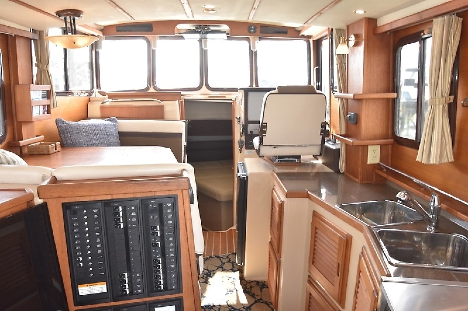 2014 Ranger Tugs 29 Classic - Photo 9