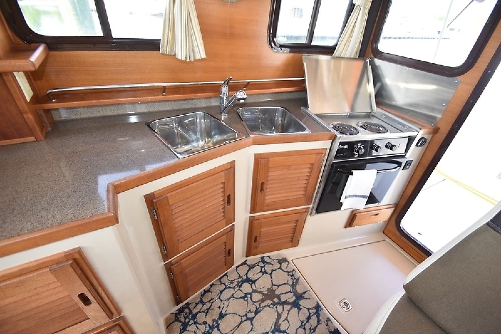 2014 Ranger Tugs 29 Classic - Photo 12