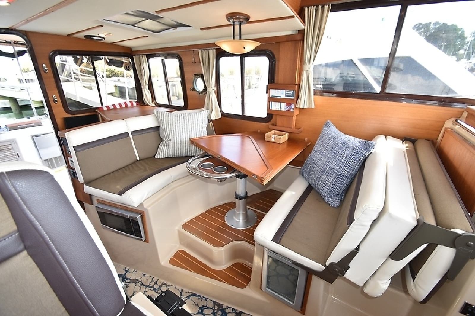 2014 Ranger Tugs 29 Classic - Photo 21