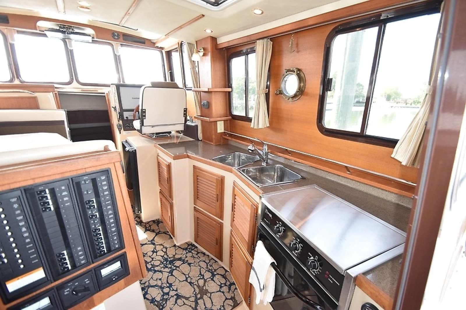 2014 Ranger Tugs 29 Classic - Photo 11