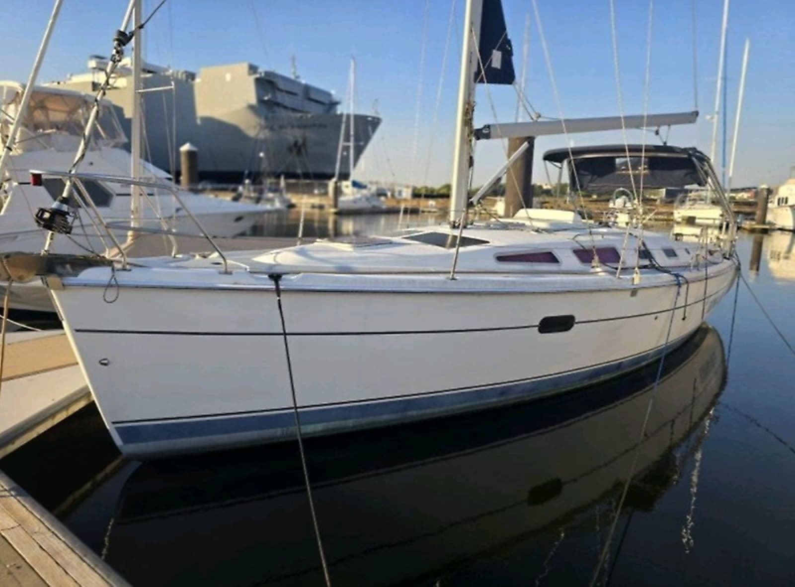 2005 Hunter 36 - Photo 2