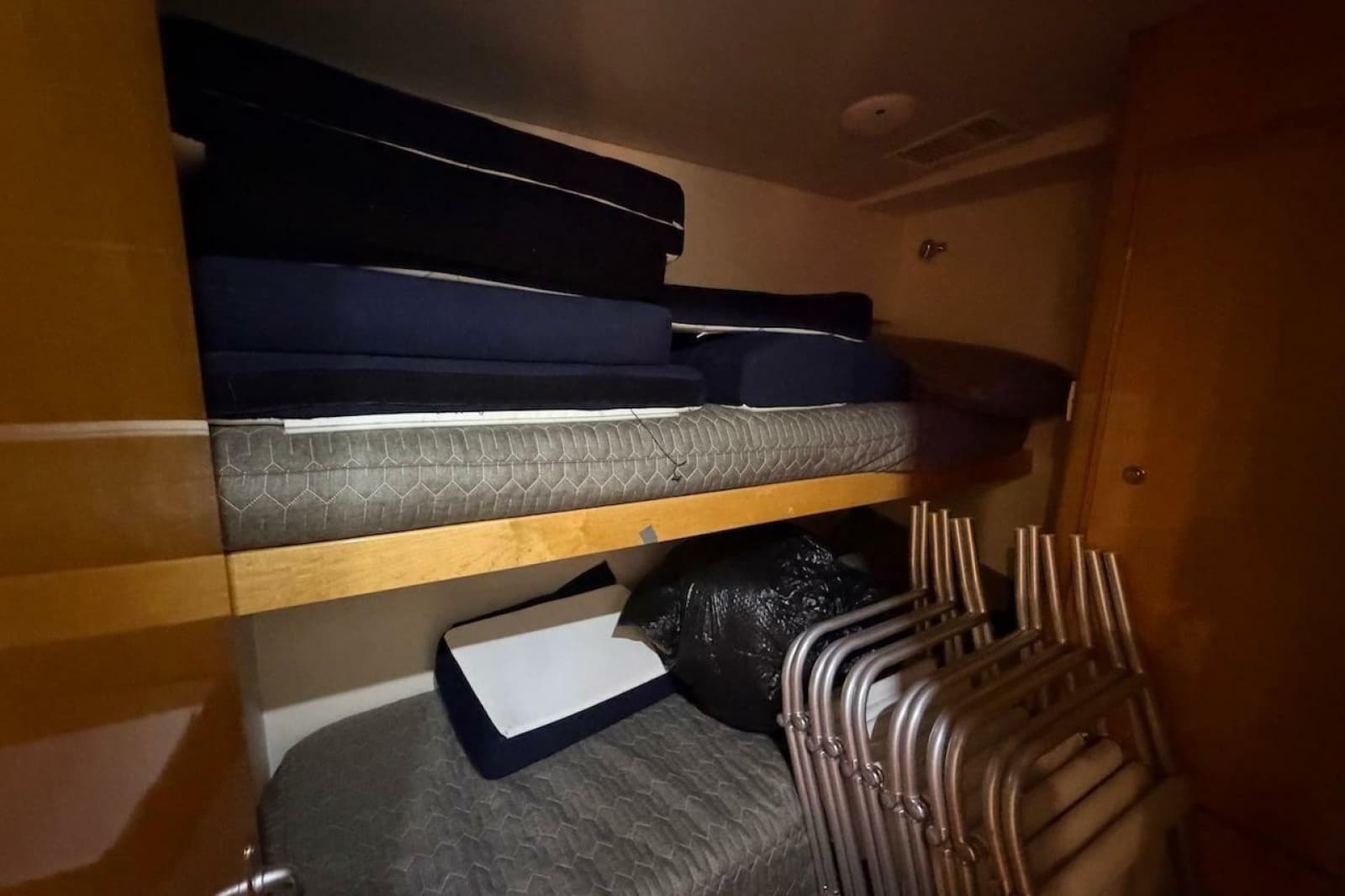 1995 Bertram 60 Convertible - Photo 28