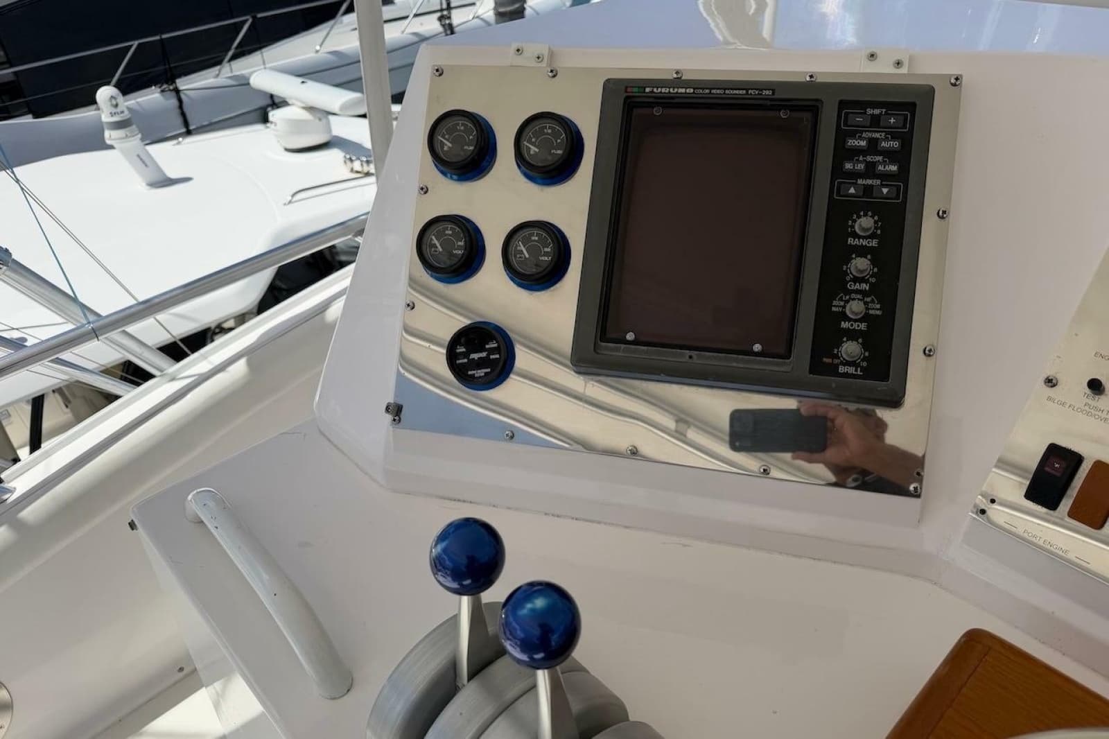 1995 Bertram 60 Convertible - Photo 40