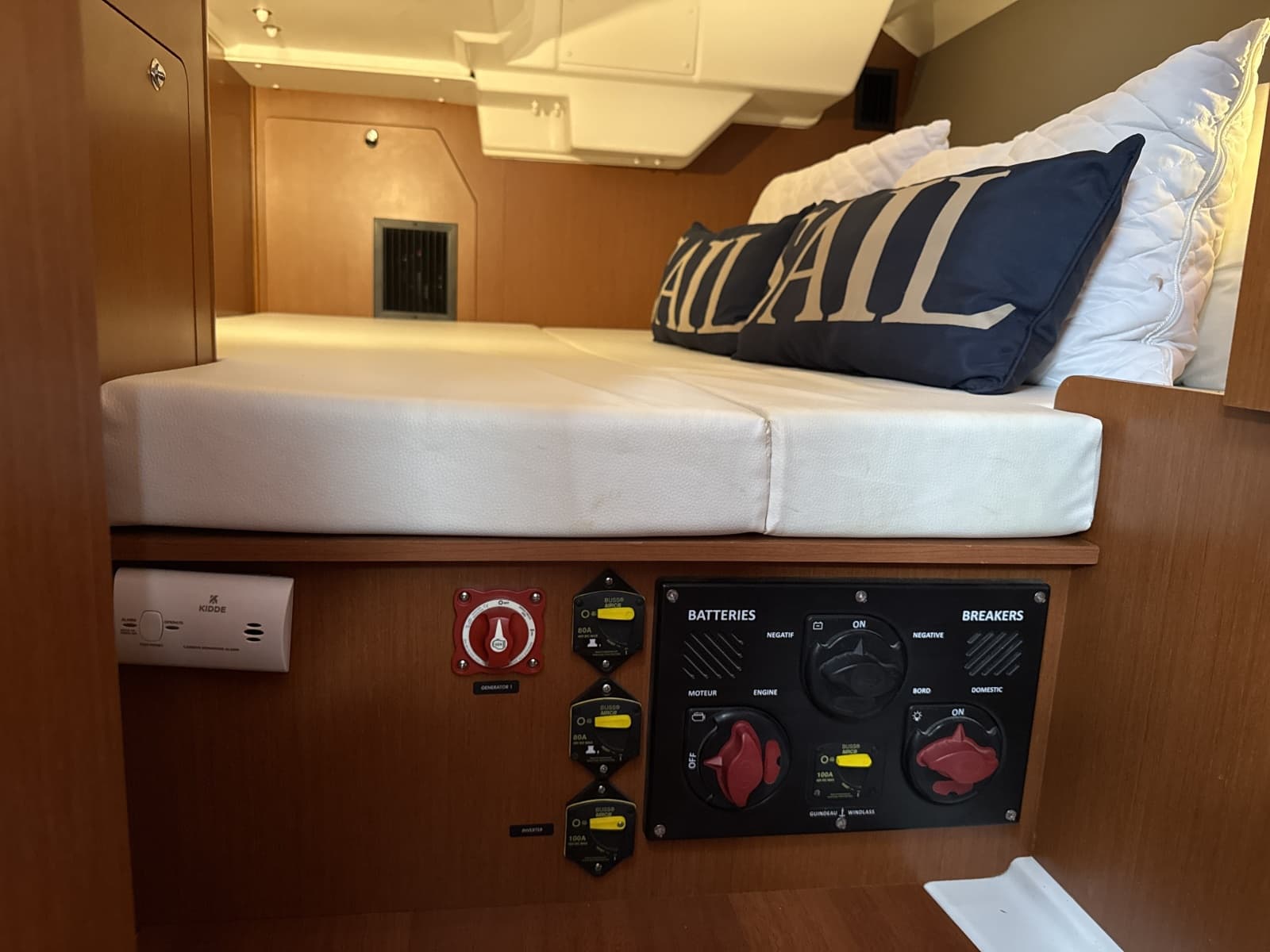 2016 Beneteau Oceanis - Photo 40