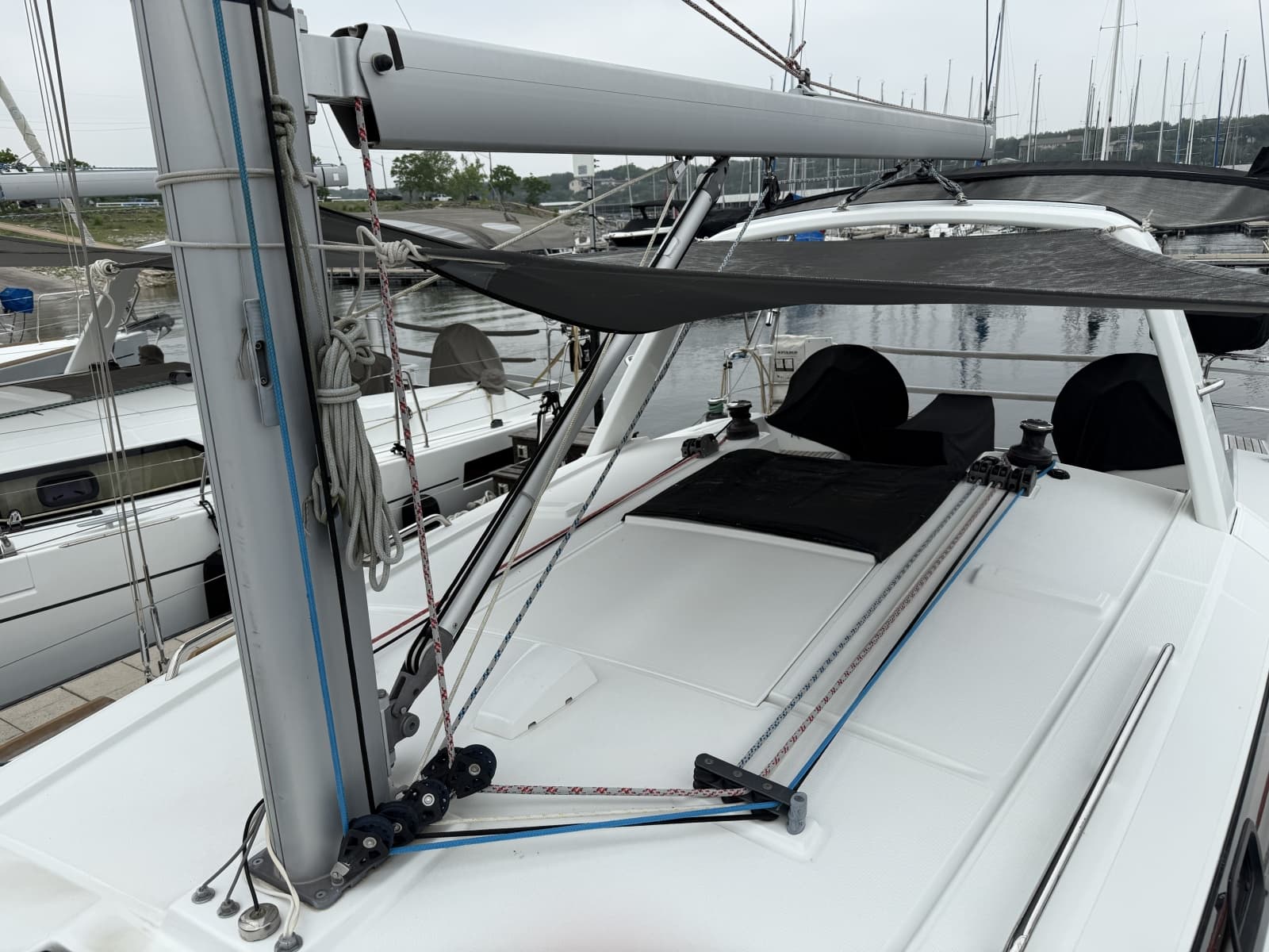 2016 Beneteau Oceanis - Photo 10