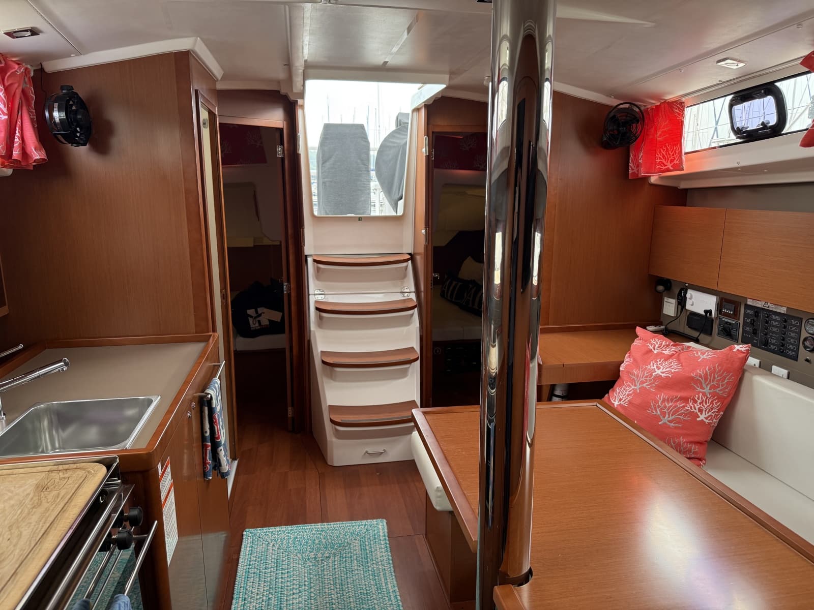 2016 Beneteau Oceanis - Photo 38