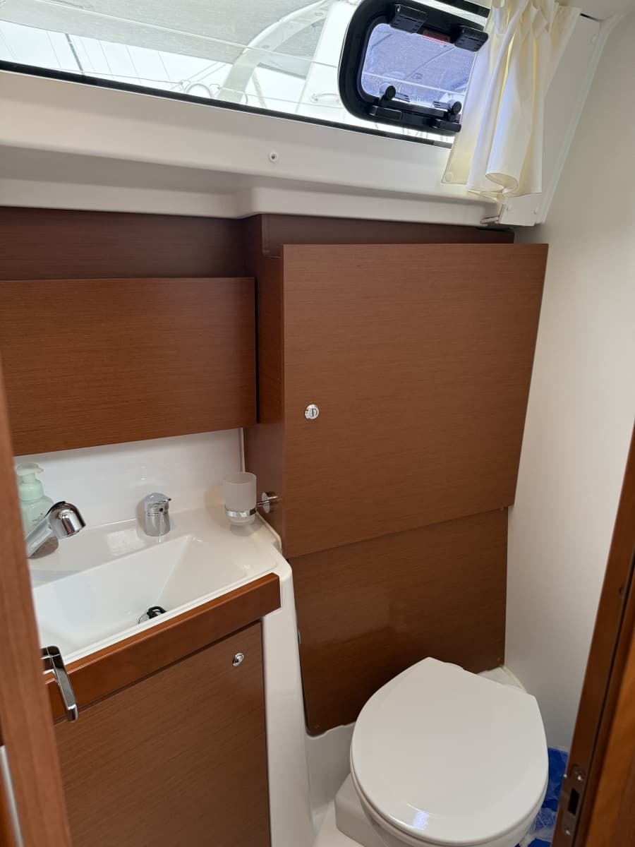 2016 Beneteau Oceanis - Photo 50