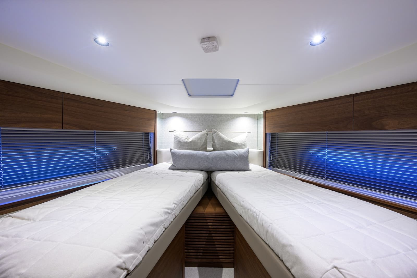 2026 Princess V50 Deck Salon - Photo 25