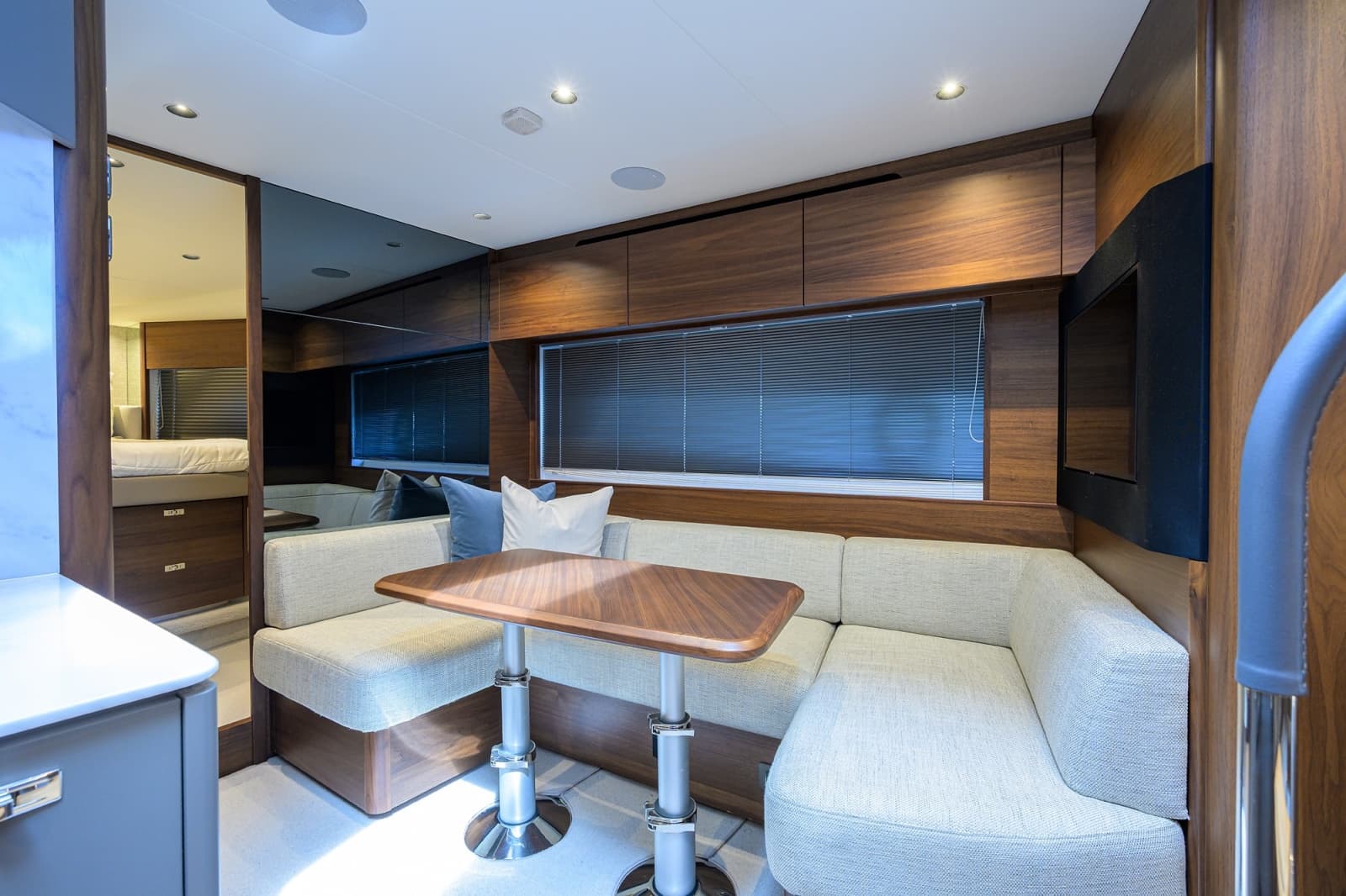 2026 Princess V50 Deck Salon - Photo 15
