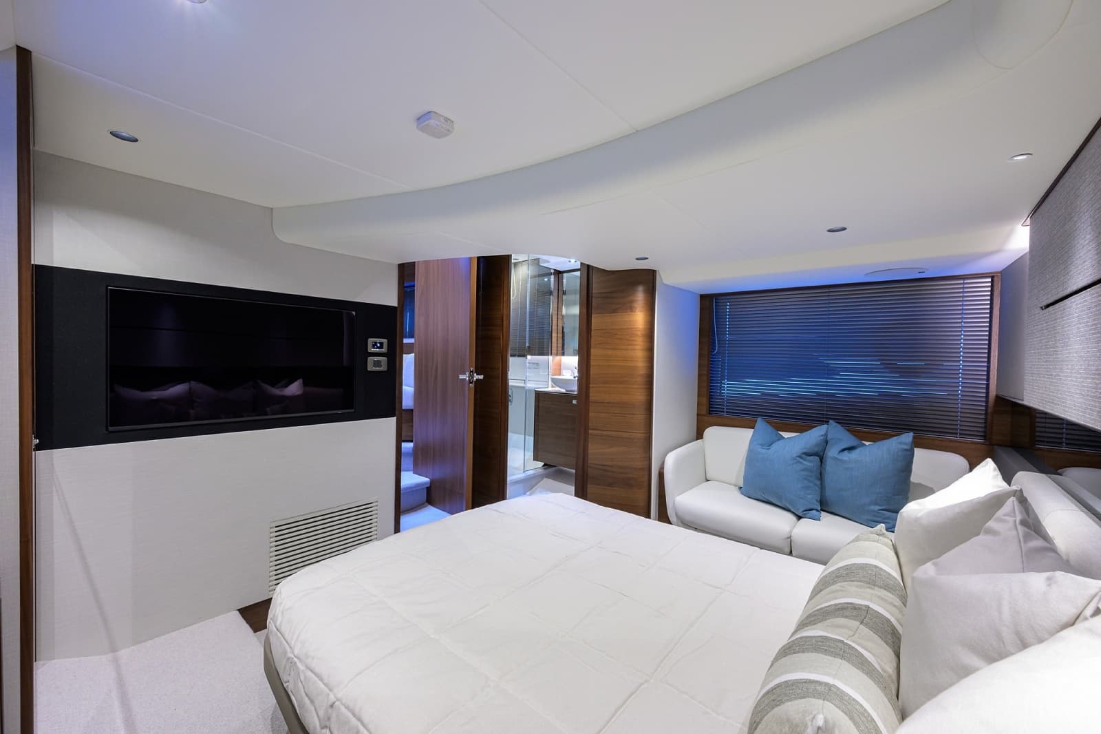 2026 Princess V50 Deck Salon - Photo 19