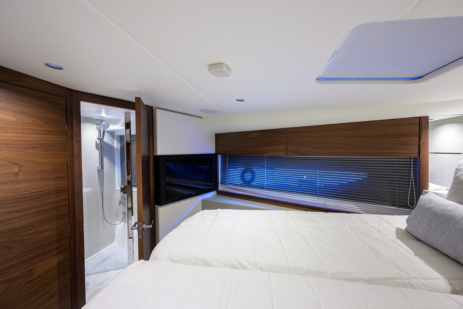 2026 Princess V50 Deck Salon - Photo 24