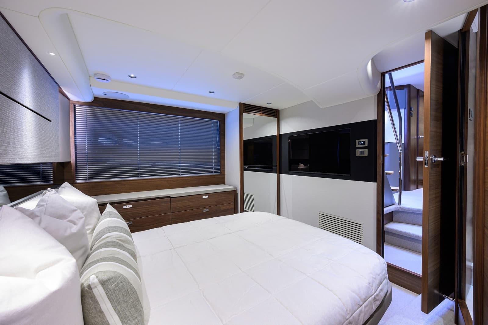 2026 Princess V50 Deck Salon - Photo 20