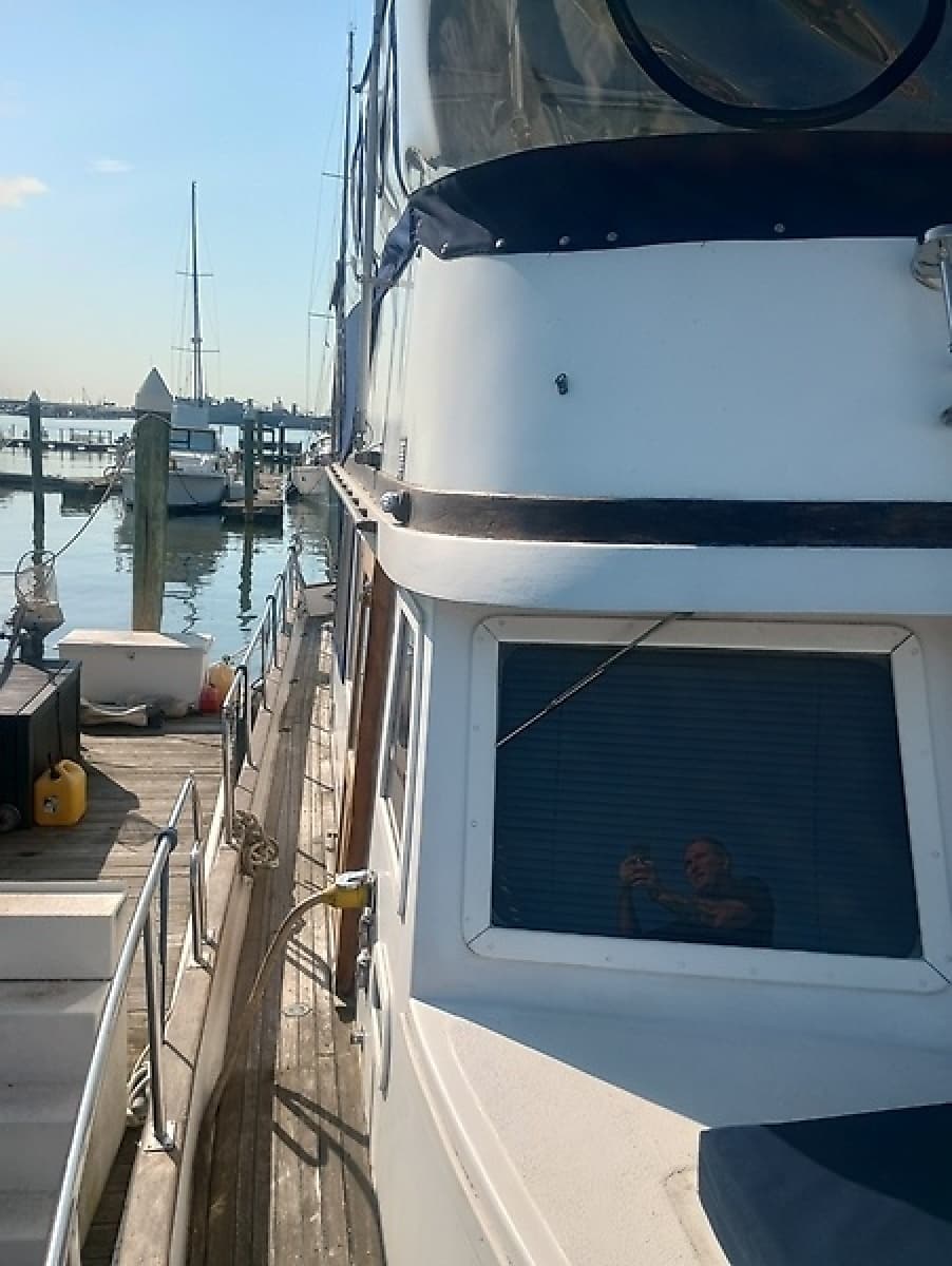 1981 Marine Trading 44 Double Cabin - Photo 8
