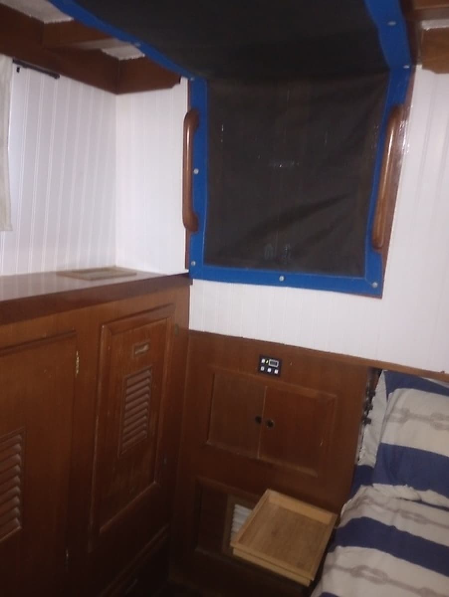 1981 Marine Trading 44 Double Cabin - Photo 42