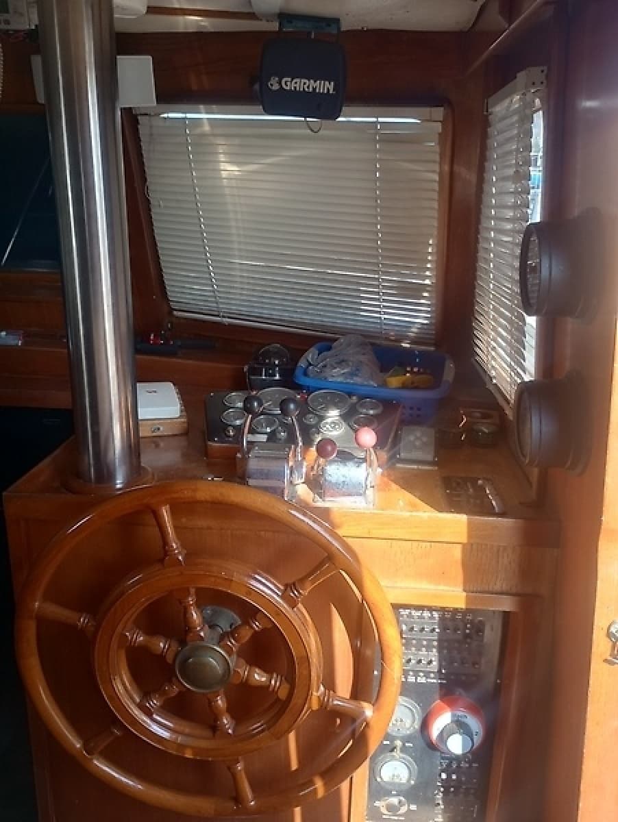 1981 Marine Trading 44 Double Cabin - Photo 24