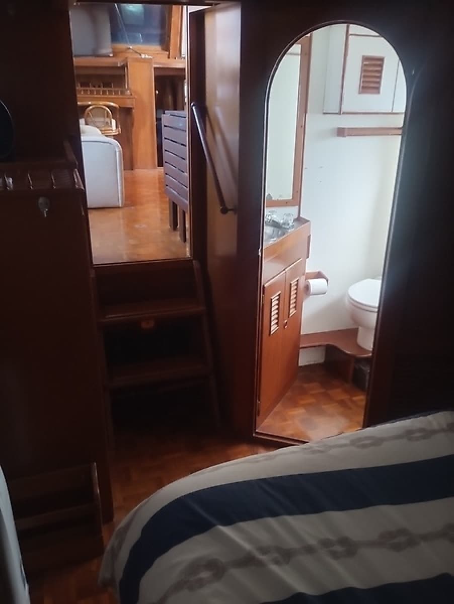 1981 Marine Trading 44 Double Cabin - Photo 39
