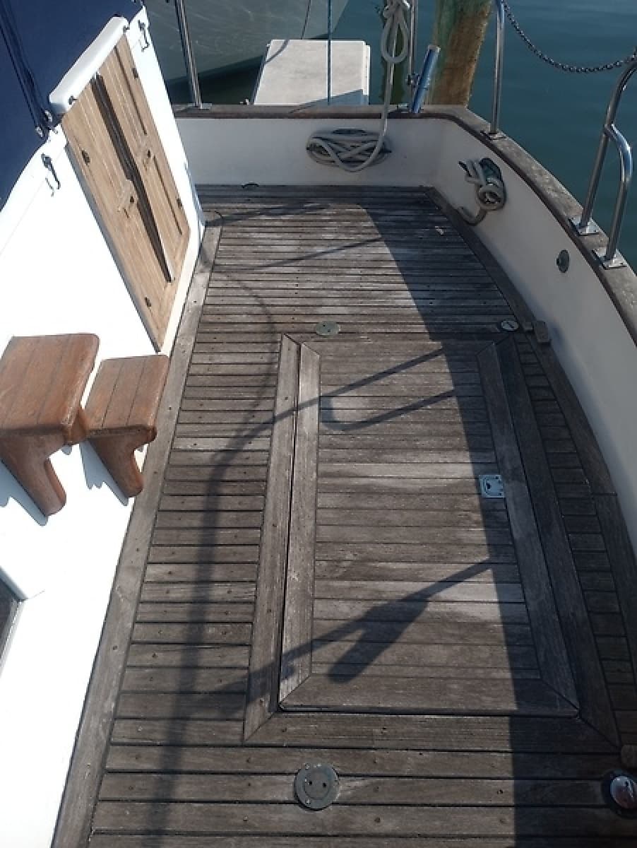 1981 Marine Trading 44 Double Cabin - Photo 9