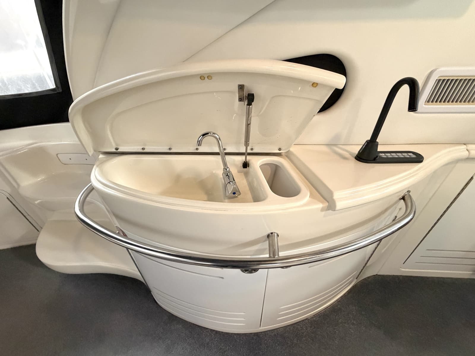 2001 Sea Ray 510 Sundancer 800 CAT - Photo 15