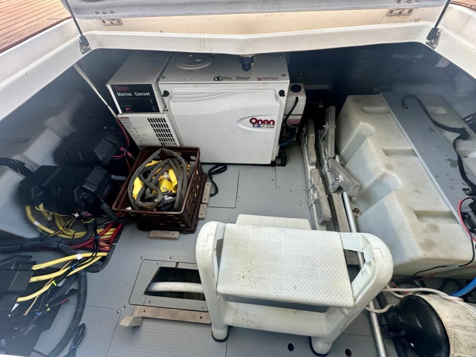 2007 Meridian 391 Motor Yacht - Photo 18