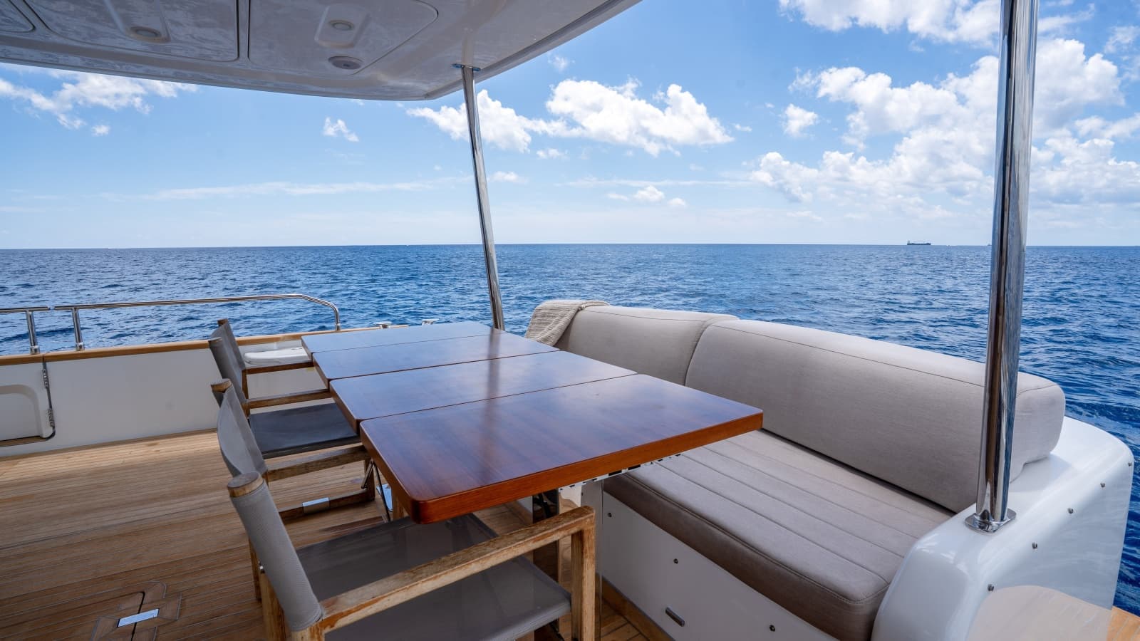 2025 Sirena 58 - Photo 28