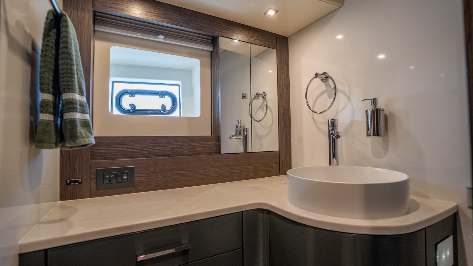 2025 Sirena 58 - Photo 73