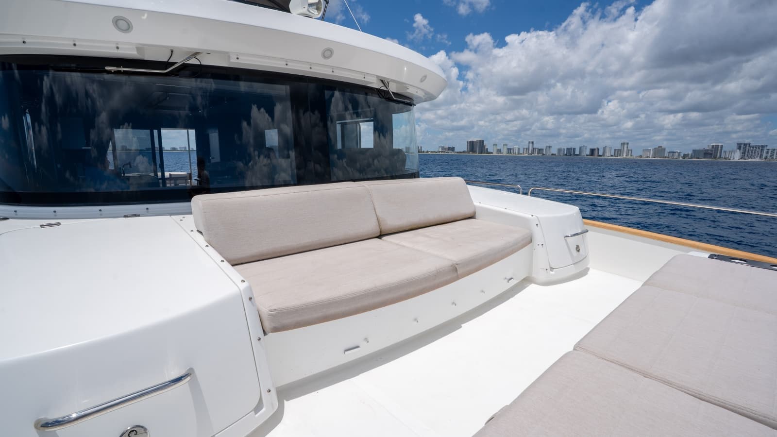 2025 Sirena 58 - Photo 35