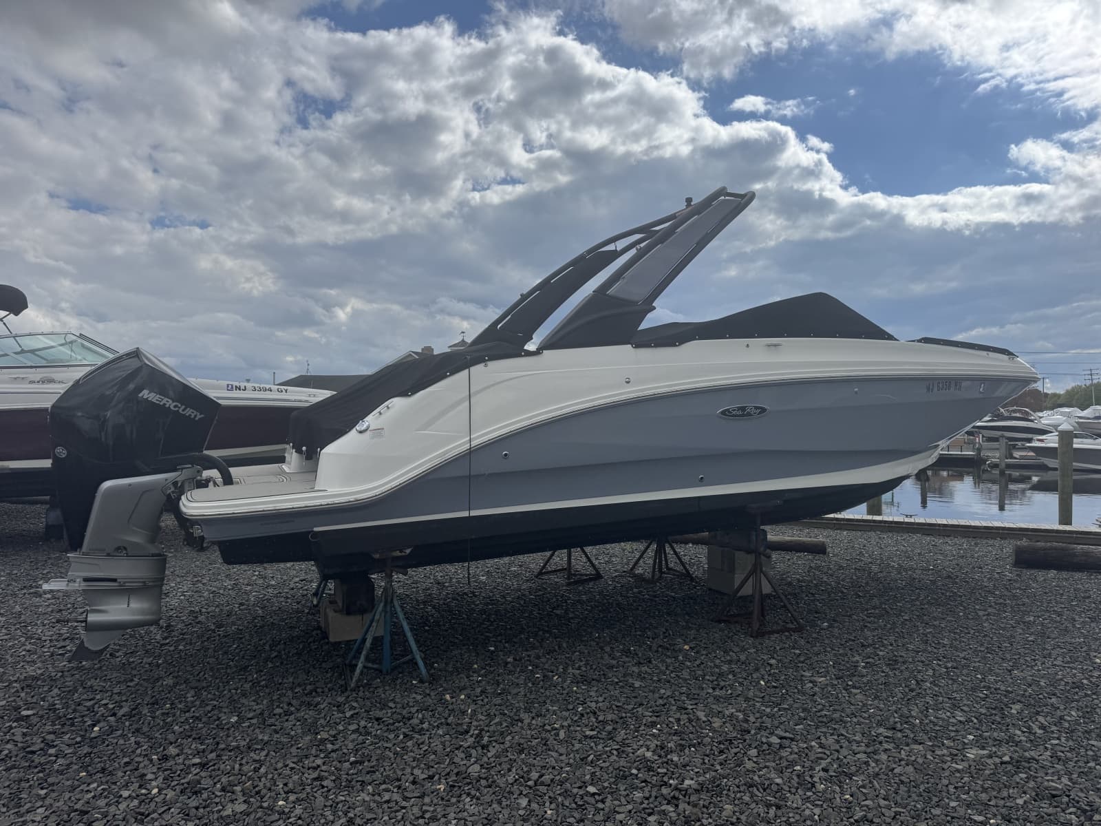 2024 Sea Ray SDX 250 Outboard - Photo 1