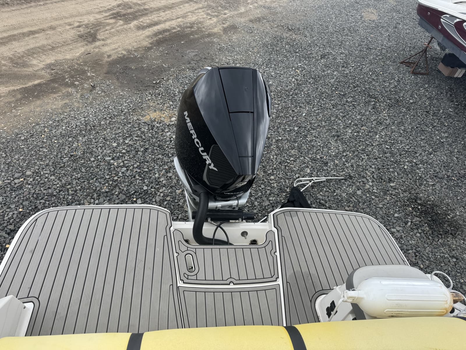 2024 Sea Ray SDX 250 Outboard - Photo 7
