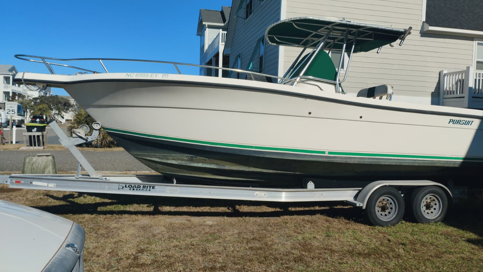 2001 Pursuit 2670 Cuddy Console - Photo 1