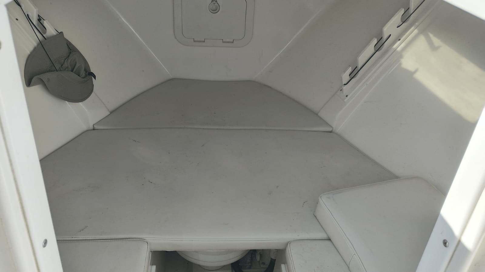 2001 Pursuit 2670 Cuddy Console - Photo 19