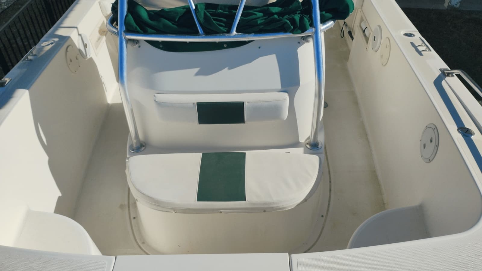 2001 Pursuit 2670 Cuddy Console - Photo 20