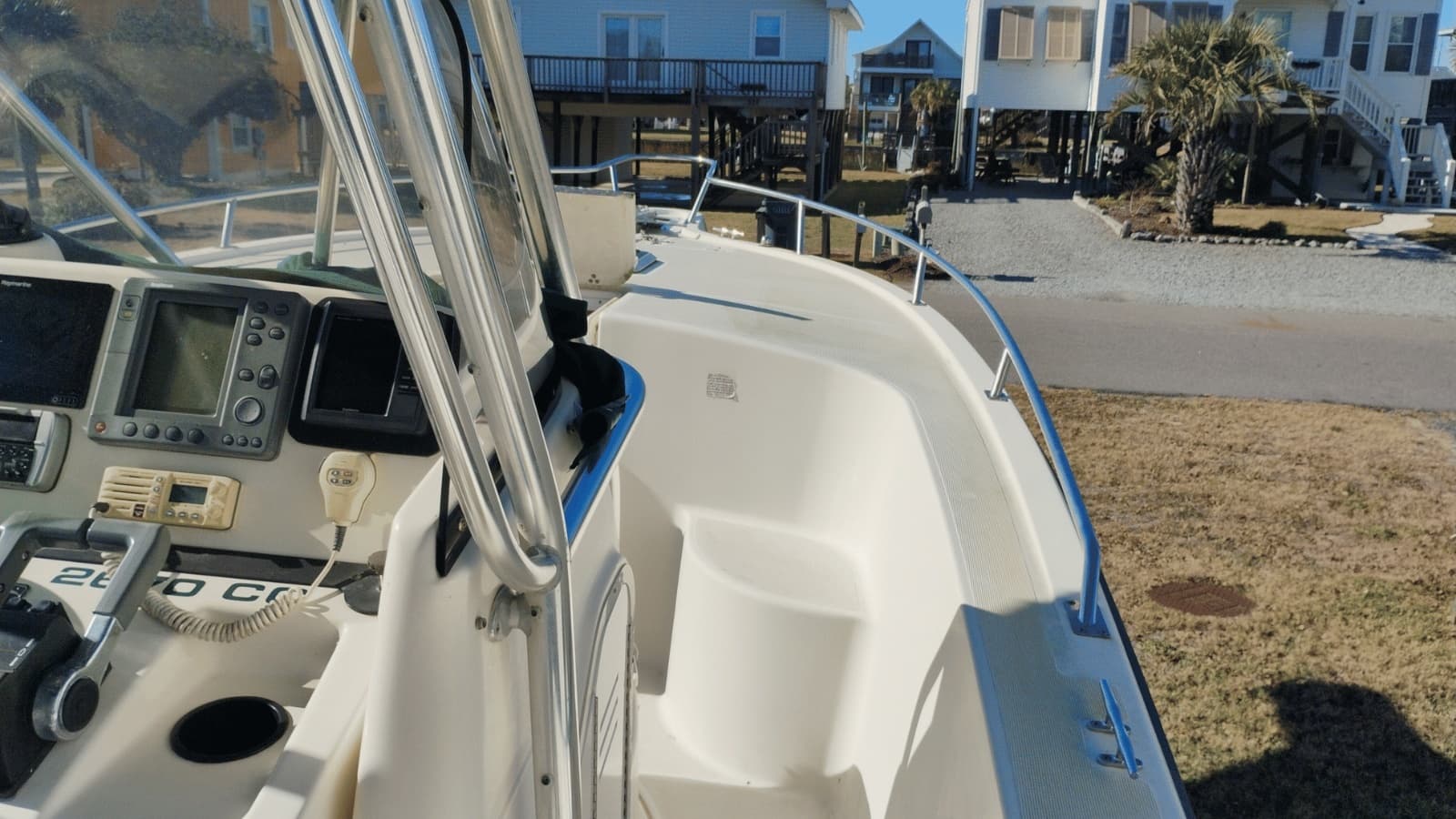 2001 Pursuit 2670 Cuddy Console - Photo 16