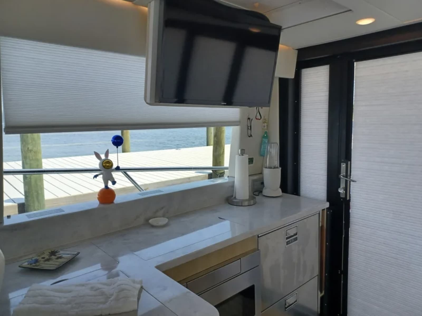 2023 Regal 42 FXO - Photo 13