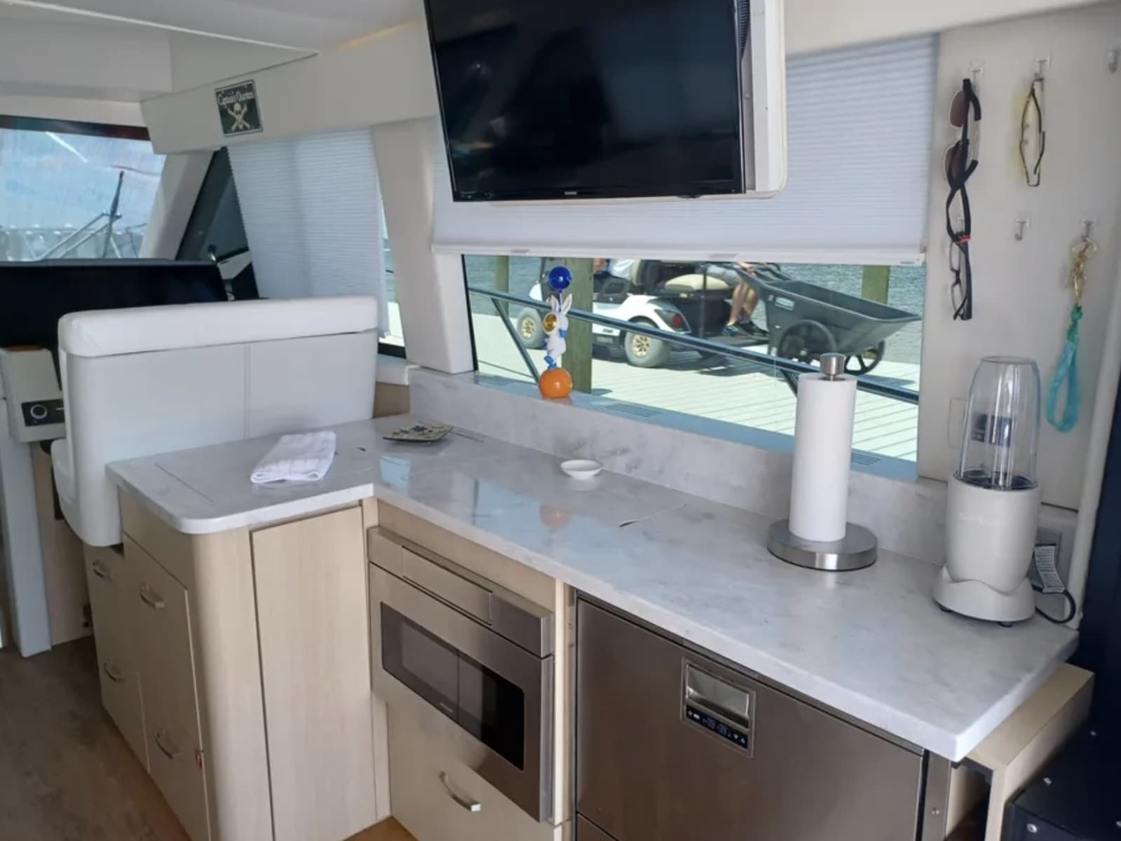 2023 Regal 42 FXO - Photo 12