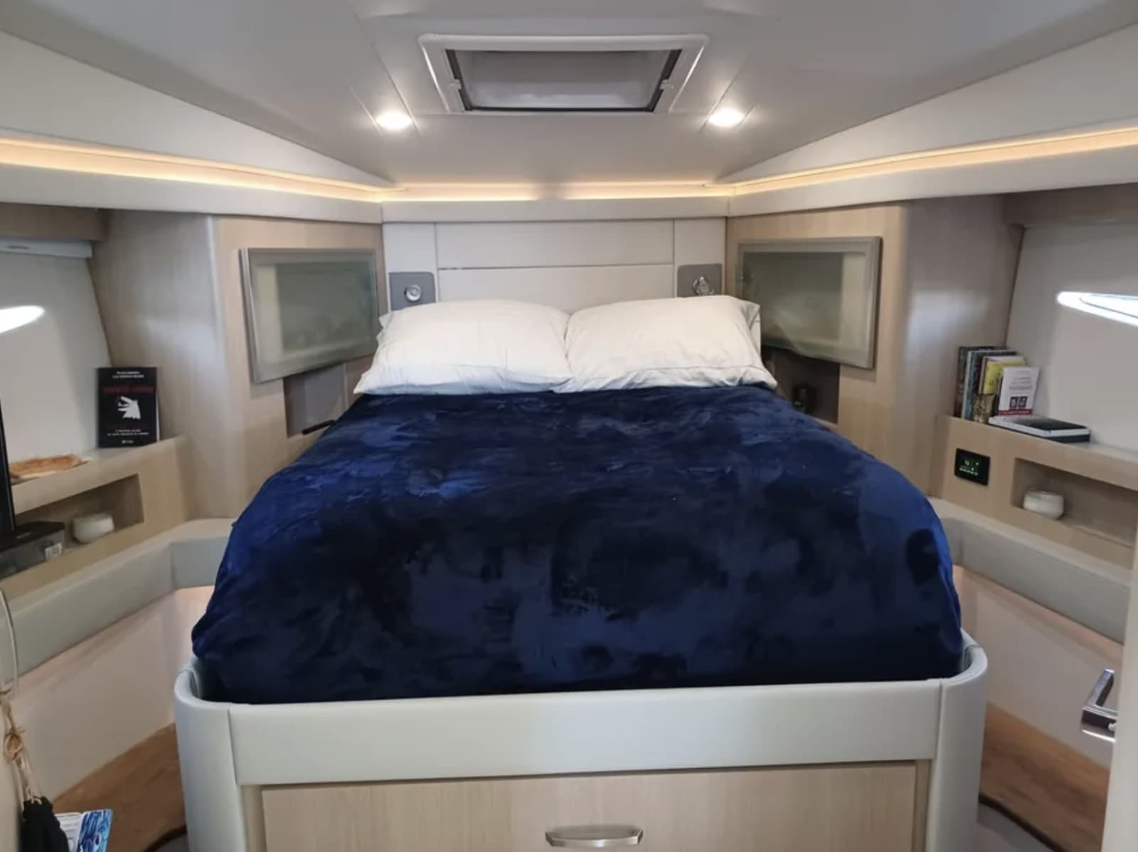 2023 Regal 42 FXO - Photo 14