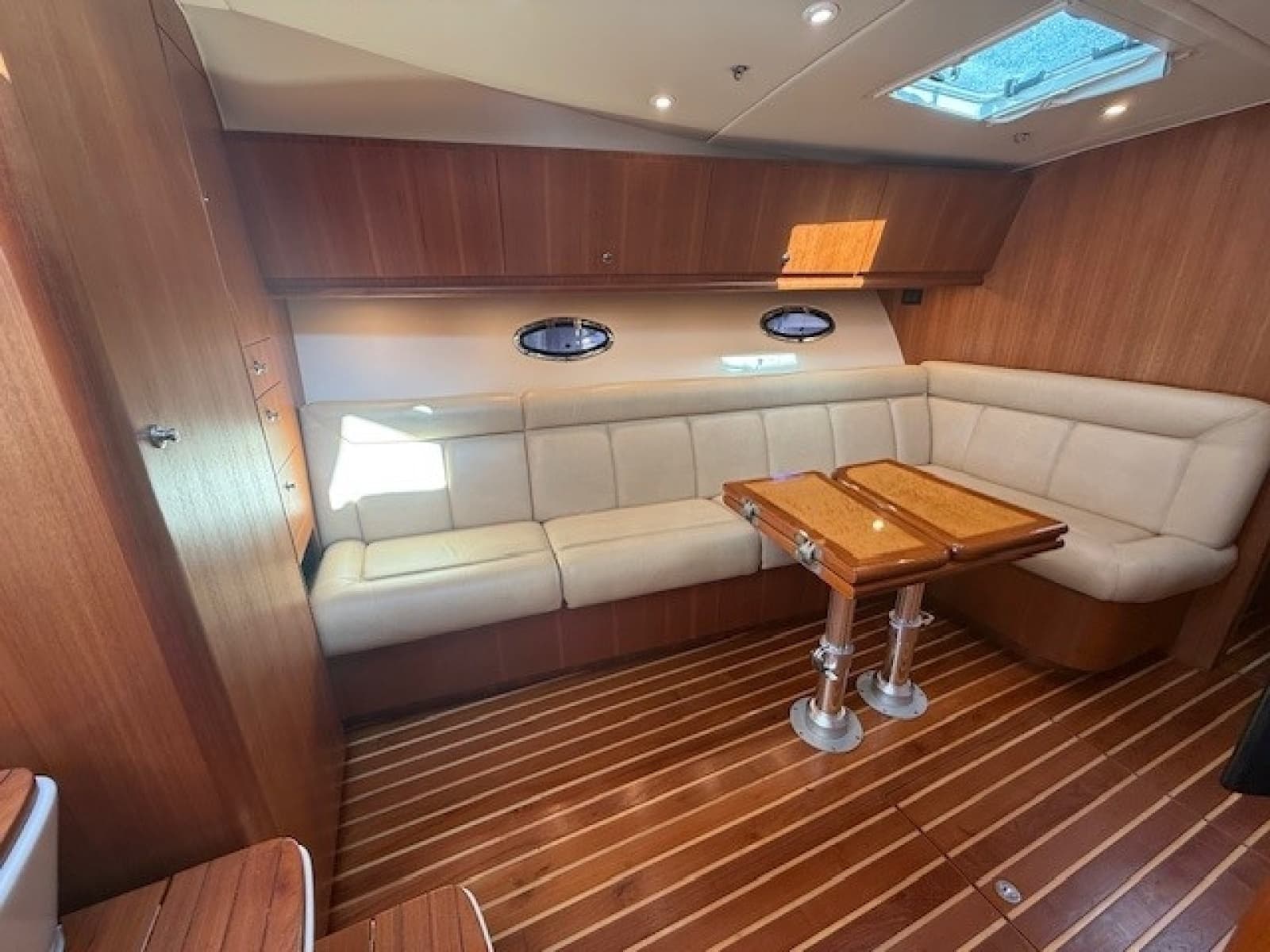2007 Tiara Yachts 4200 Open - Photo 17
