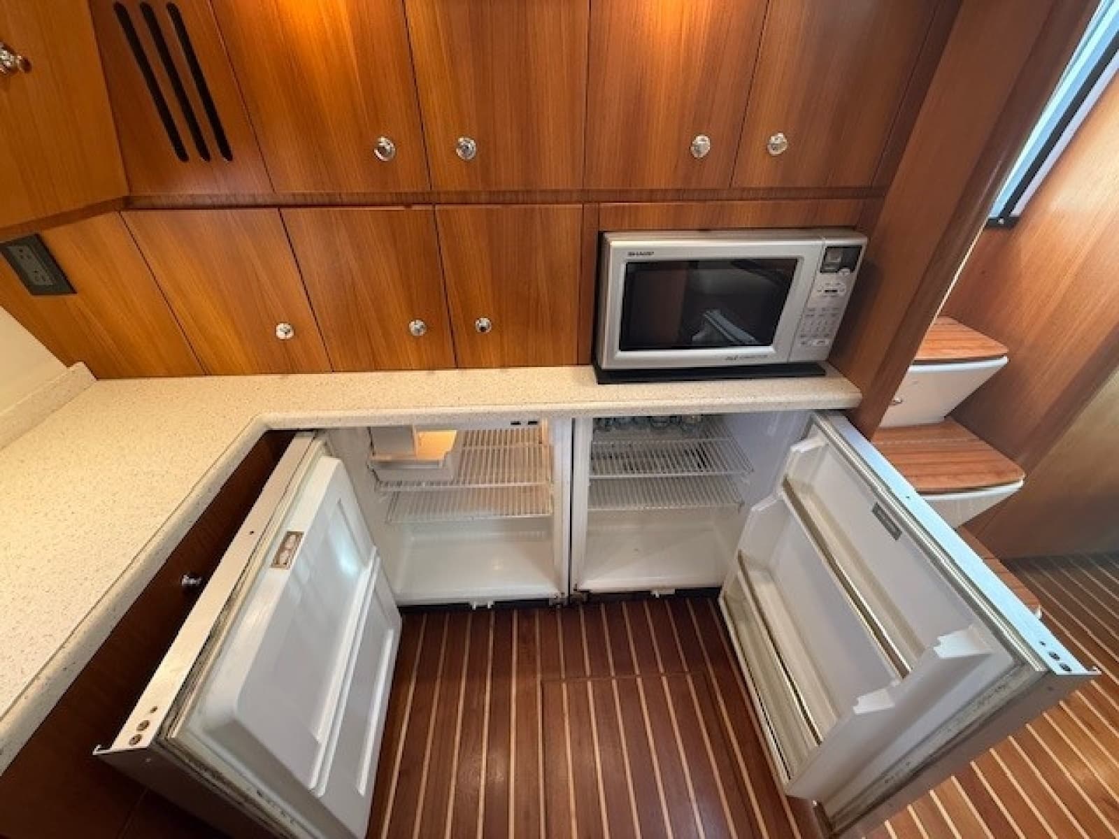 2007 Tiara Yachts 4200 Open - Photo 28