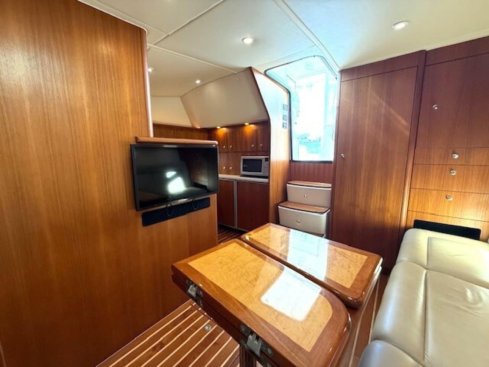2007 Tiara Yachts 4200 Open - Photo 21
