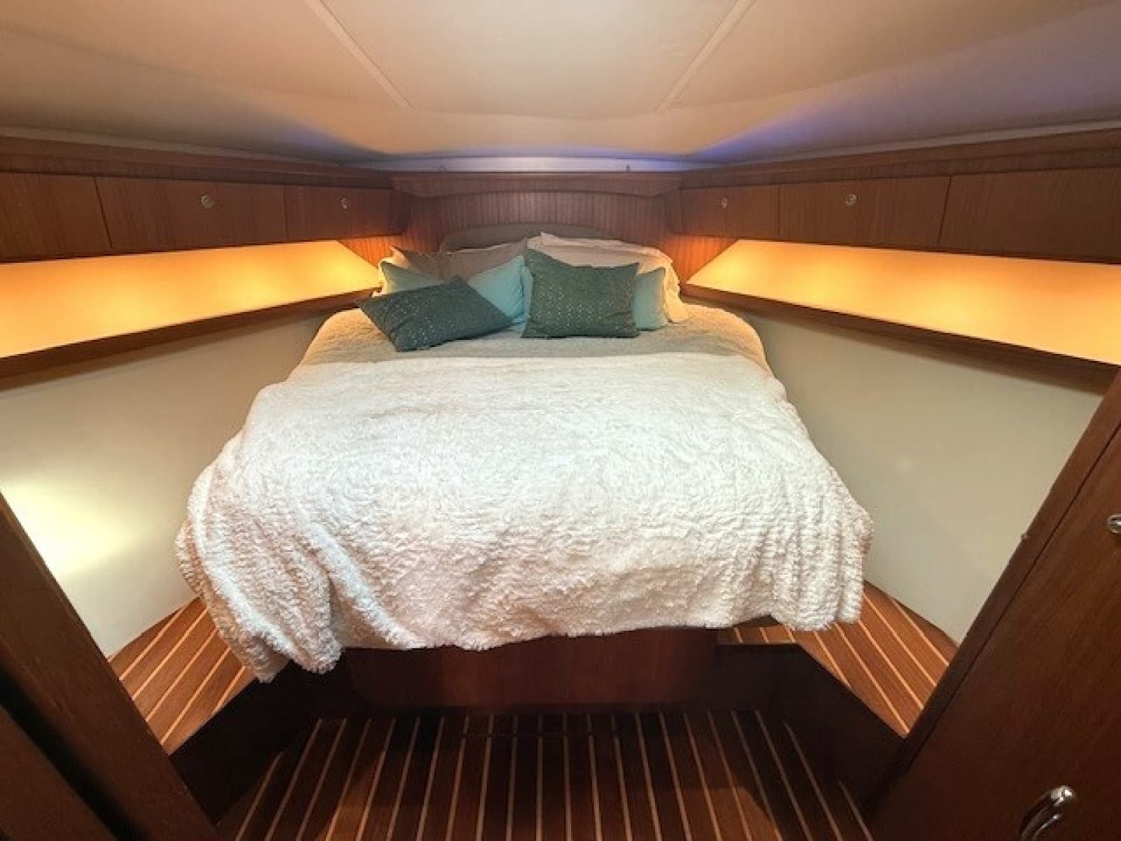 2007 Tiara Yachts 4200 Open - Photo 31