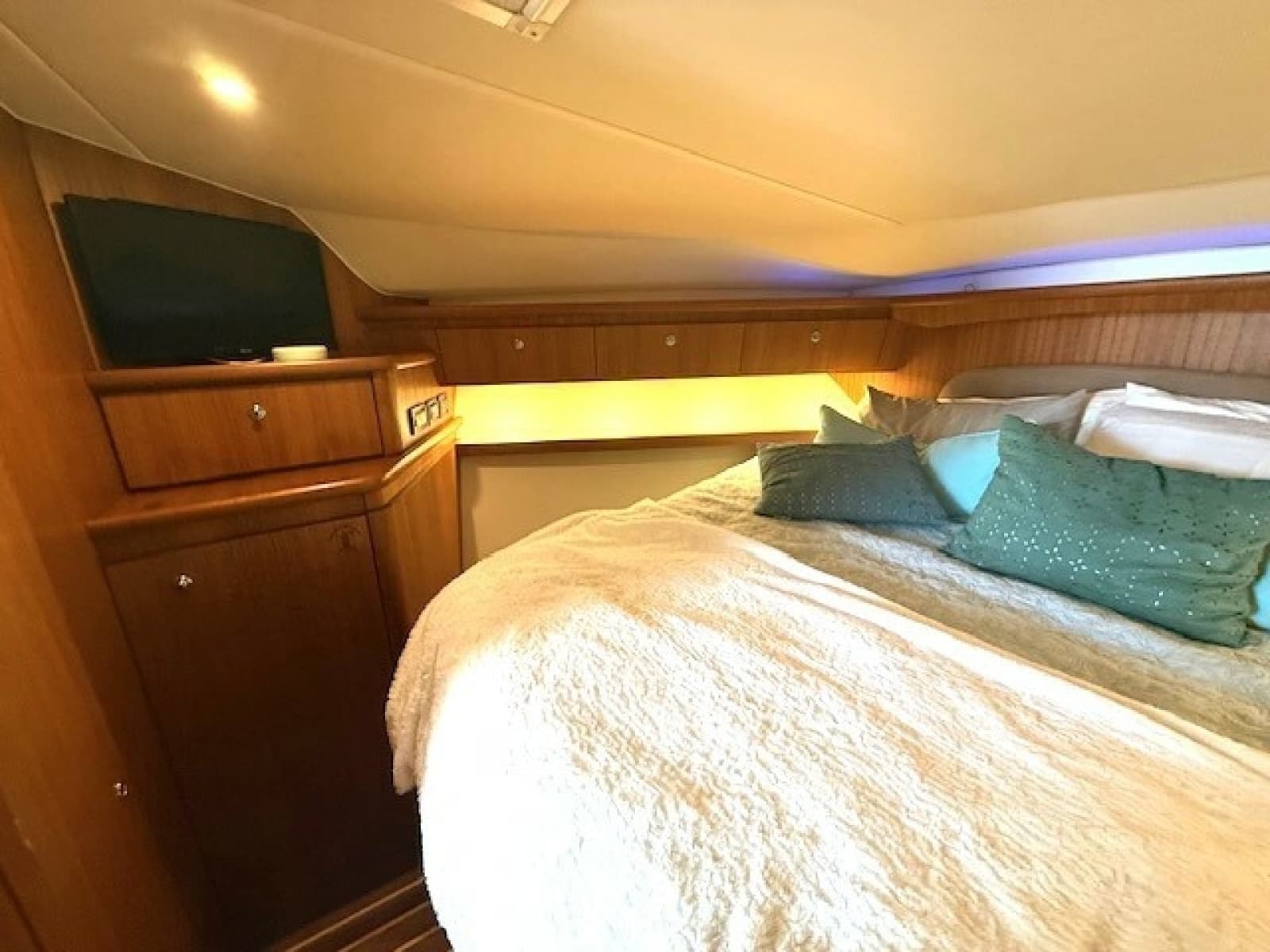 2007 Tiara Yachts 4200 Open - Photo 33