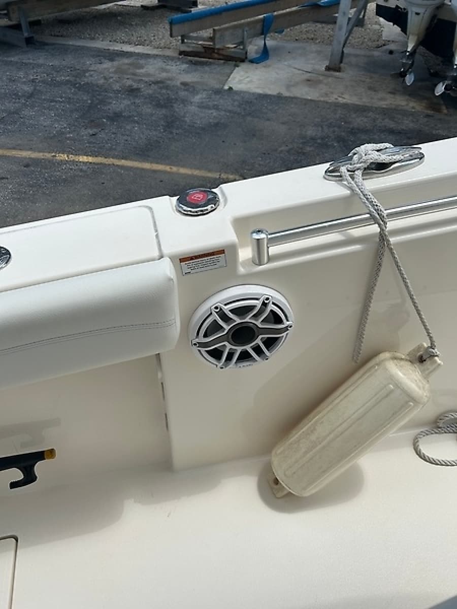 2022 Cobia 262 - Photo 30