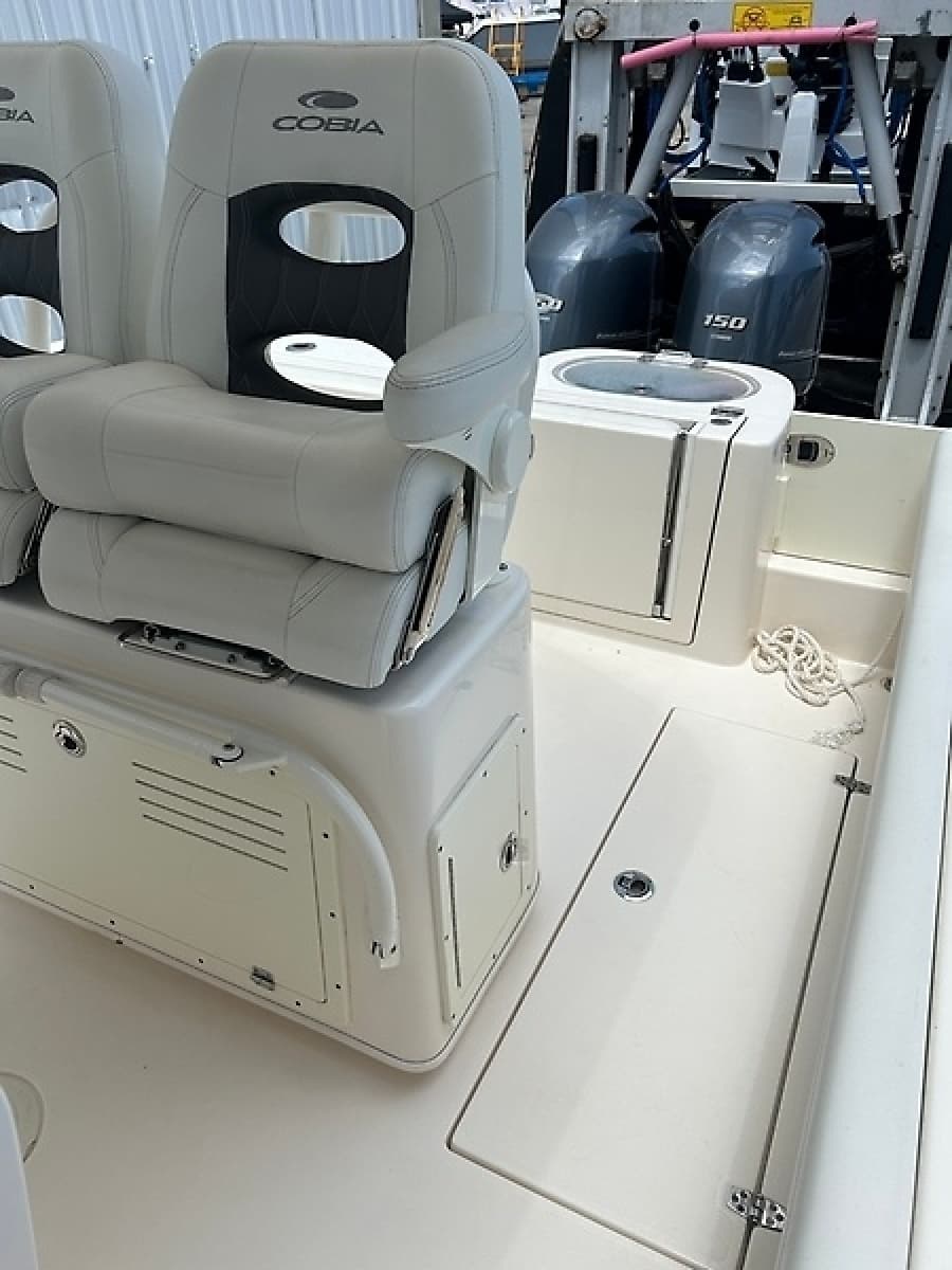 2022 Cobia 262 - Photo 21