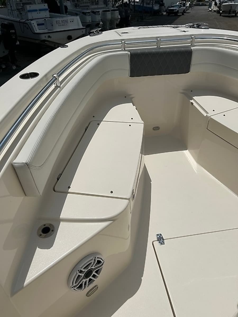 2022 Cobia 262 - Photo 36