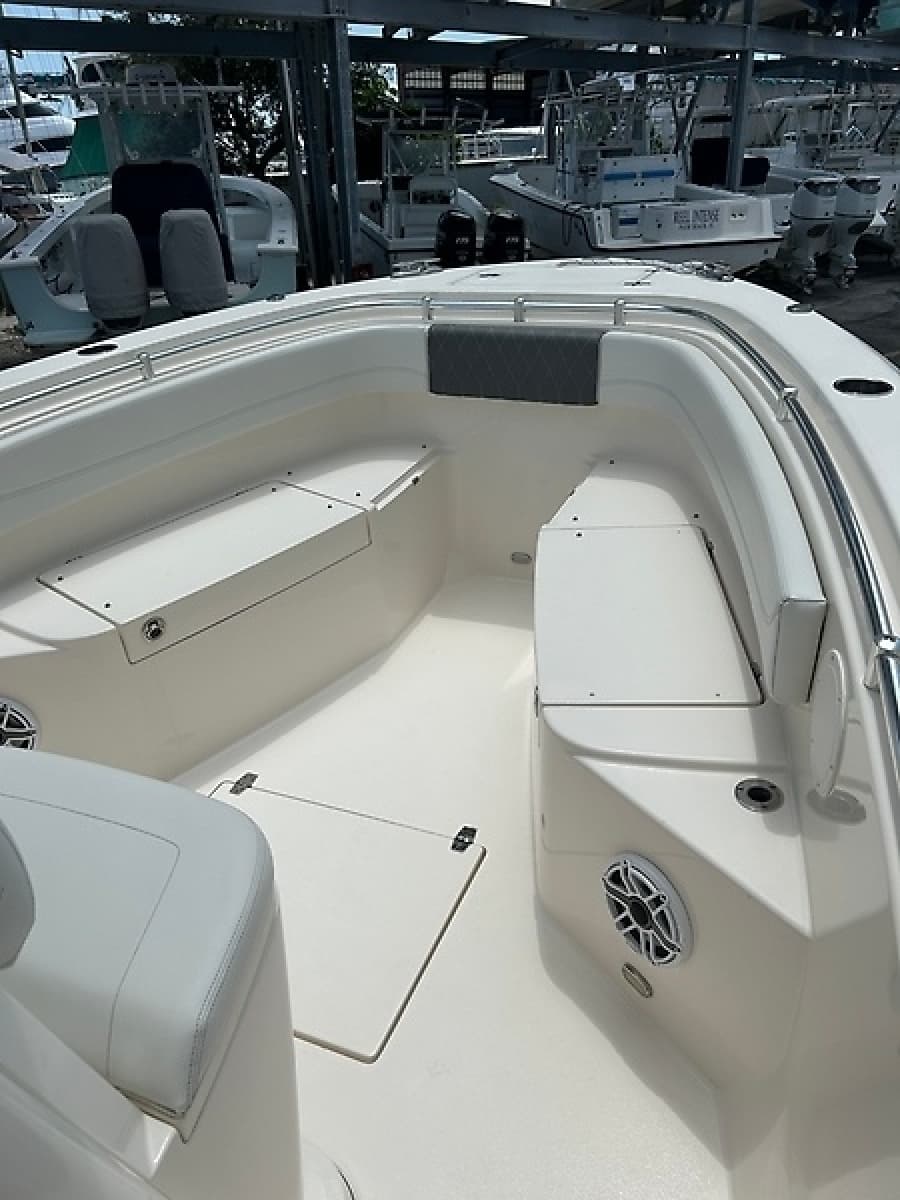 2022 Cobia 262 - Photo 12