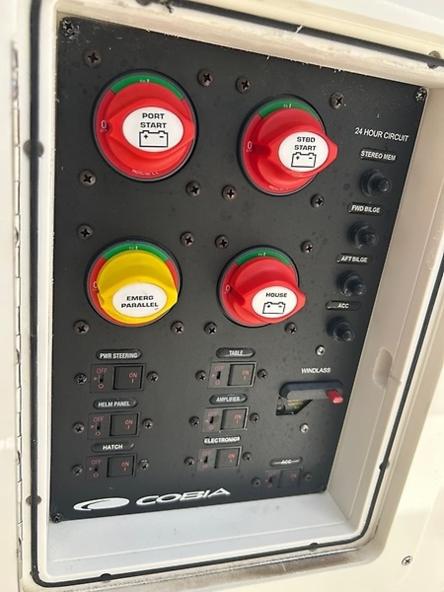 2022 Cobia 262 - Photo 25