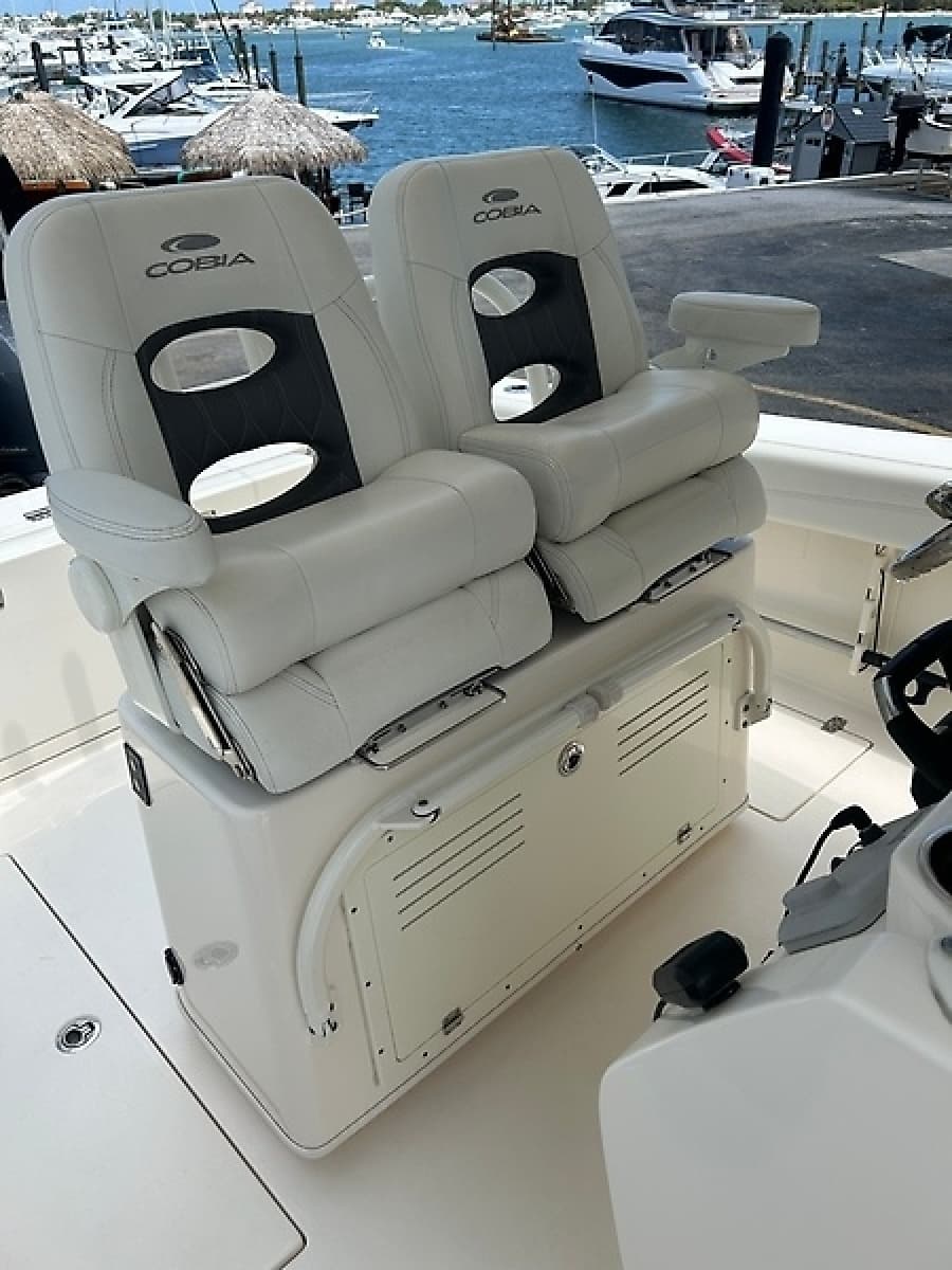 2022 Cobia 262 - Photo 31