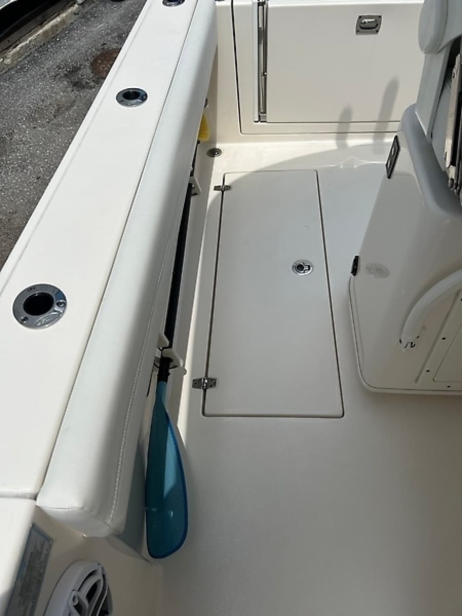 2022 Cobia 262 - Photo 32