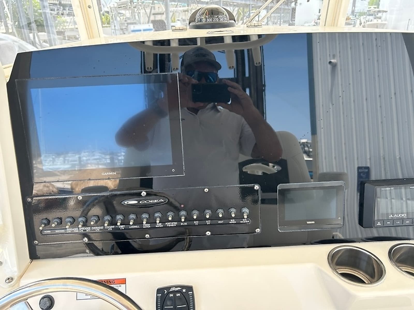 2022 Cobia 262 - Photo 29